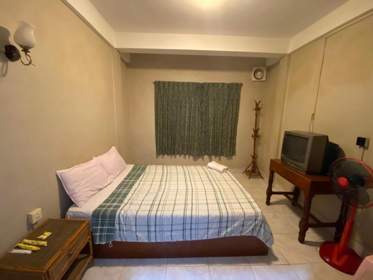 The Grey Guesthouse Phnom Penh Exterior photo