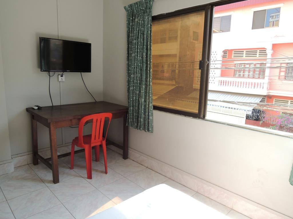 The Grey Guesthouse Phnom Penh Exterior photo