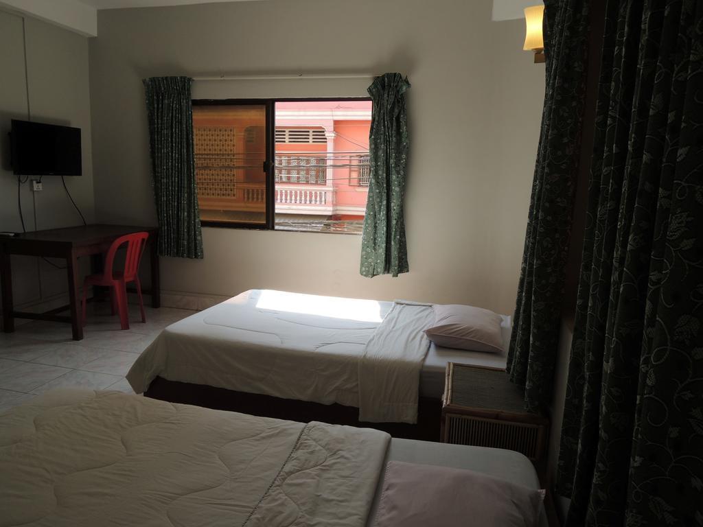 The Grey Guesthouse Phnom Penh Exterior photo